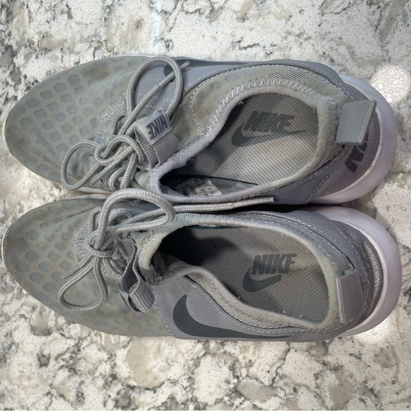 Nike Juvenate Women's shoe sneaker mesh gray running shoe 6.5 foldable - Picture 6 of 7